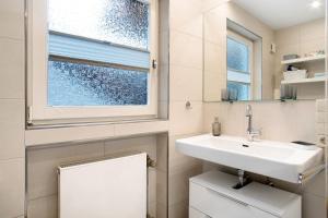 Ένα μπάνιο στο Haus Loser +9 φωτογραφίες