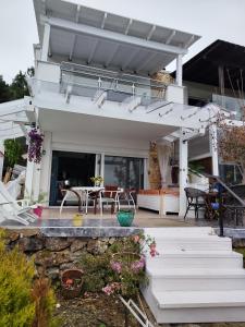 Balkón alebo terasa v ubytovaní Villa Panorama, now a Smart Home