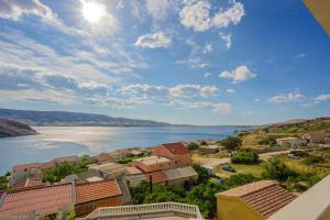 Foto dalla galleria di Zlatna Vala Relaxation in a very quiet location a Metajna Altre 41 foto