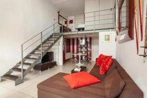 Posedenie v ubytovaní Isola Skylight Loft- Via della Boscaiola