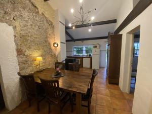Fotografia z galérie ubytovania Cosy former bakery house with communal swimming pool v destinácii Prayssac