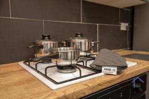 Kuchyň nebo kuchyňský kout v ubytování Sandby House, Nottingham, parking sleeps 10