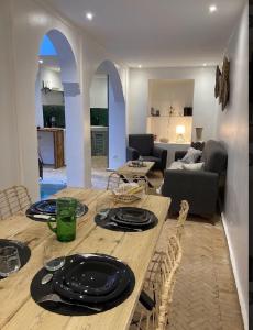 Posezení v ubytování Riad KaBaYa Charme Exclusif Privatisé 2 à 8 Pers. + 37 fotografií