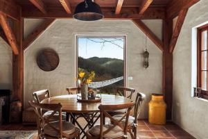 Χώρος καθιστικού στο Hideaway Cottage - Secluded Retreat - Pet Friendly +52 φωτογραφίες
