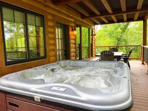 Foto sihtkohas Millersburg asuva majutusasutuse Skyview Treehouse by Amish Country Lodging galeriist