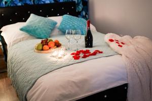 Ένα ή περισσότερα κρεβάτια σε δωμάτιο στο A&R Apartamenty Wenedów I, Parking prywatny, darmowe Wi-Fi +20 φωτογραφίες