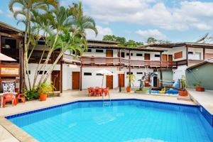 A piscina localizada em Hotel Casa Blanca Porto Seguro ou nos arredores