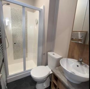 Ванная комната в 2-6 guests Holiday Chalet in Durdle Door