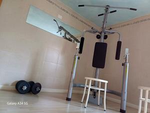 Fitness centrum a/nebo fitness zařízení v ubytování AlmaMed Hotel san Leonardo