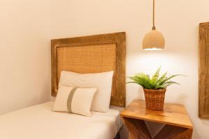 A bed or beds in a room at Lazcano & old town by ELE Apartments