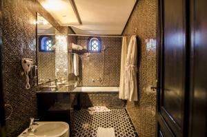Koupelna v ubytování Palais Ommeyad Suites & Spa