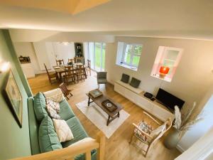 Et opholdsområde på Maison 9 pers à Sainte-Marine, proche plage, port et restaurant, grand jardin avec verger - FR-1-481-150