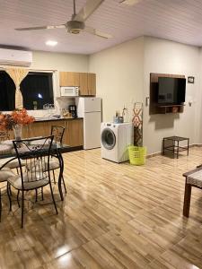 Nhà bếp/bếp nhỏ tại Apartamento entero en Caacupé.