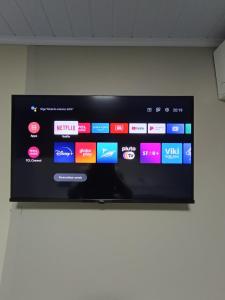 En TV eller et underholdningssystem på Loft Lux 3