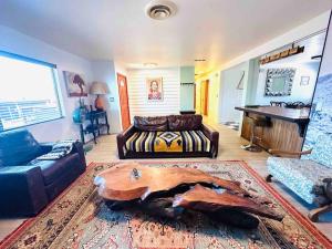 Joshua Tree House with Great View - 1 min from visitor center!客房内的一张或多张床位