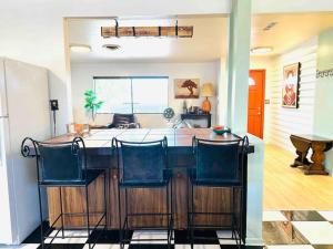 Joshua Tree House with Great View - 1 min from visitor center!的休息区
