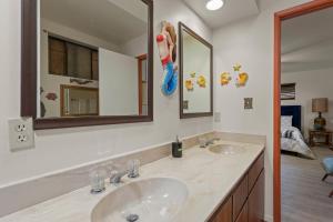 Joshua Tree House with Great View - 1 min from visitor center!的一间浴室