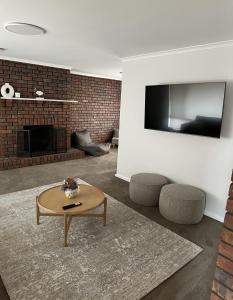 Μια τηλεόραση ή/και κέντρο ψυχαγωγίας στο Robertsons Rest