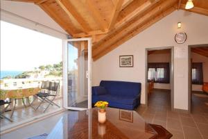 Posezení v ubytování Seaside family friendly house with a swimming pool Prigradica, Korcula - 21022
