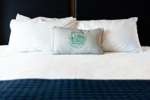 Postel nebo postele na pokoji v ubytování Hanover Inn Dartmouth
