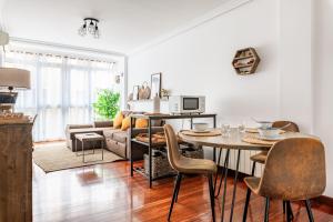 Część wypoczynkowa w obiekcie Exclusivo "Gran Bilbao" Suite Deluxe PARKING OPCIONAL