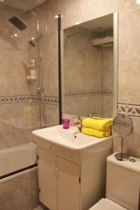 Un baño de Apartamentos Vino y Camino