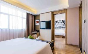 TV o dispositivi per l'intrattenimento presso Atour Hotel (Shanghai International Tourism and Resorts Zone XiuYan Road)