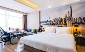 Letto o letti in una camera di Atour Hotel (Shanghai International Tourism and Resorts Zone XiuYan Road)