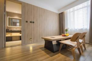 Kuchyň nebo kuchyňský kout v ubytování Atour Hotel Shenyang Hunnan Olympic Sports Center