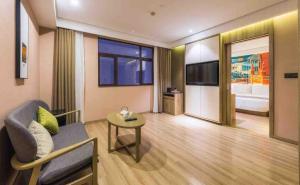 TV o dispositivi per l'intrattenimento presso Atour Hotel (Shanghai International Tourism and Resorts Zone XiuYan Road)