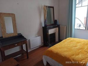 Voodi või voodid majutusasutuse appartement dans une meulière d'architecte toas