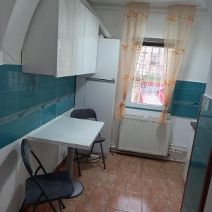 Nhà bếp/bếp nhỏ tại GARSONIERA ARA