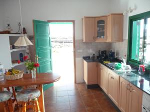 A kitchen or kitchenette at Casa Andrés