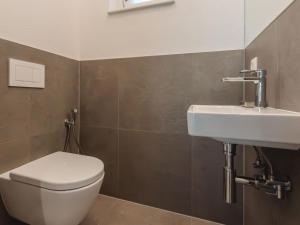 Kúpeľňa v ubytovaní Apartment Das Georgen- Maiskogel by Interhome