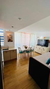 Khu vực ghế ngồi tại Apartamentos Bajondillo Beach Cozy Inns +16 ảnh