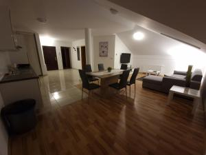Ruang duduk di Apartman Sesvete