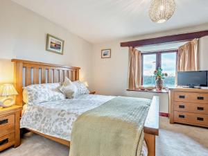 Ένα ή περισσότερα κρεβάτια σε δωμάτιο στο 1 Bed in Polperro COUVW