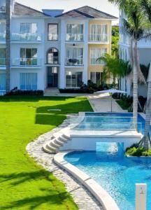 Bazén v ubytování Hard Rock at Cana Pearl by Unwind Properties nebo v jeho okolí