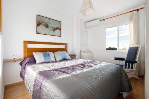 Postel nebo postele na pokoji v ubytování Benalmarina + 26 fotografií