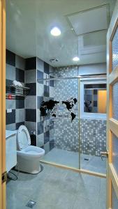 Bathroom sa Dong Yong Travel