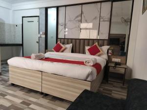 Postel nebo postele na pokoji v ubytování Hotel Clink New Delhi Airport
