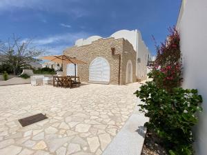 Tòa nhà nơi căn hộ tọa lạc