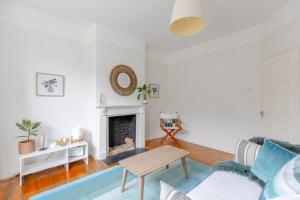 Ruang duduk di Serene & Stylish 1BD Flat - Tooting Bec!