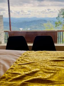 Nespecifikovaný výhled na hory nebo výhled na hory při pohledu z hotelu