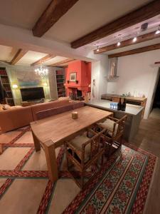 TV a/nebo společenská místnost v ubytování Fürstliches Appartement in Reith bei Kitzbühel