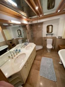 Koupelna v ubytování Fürstliches Appartement in Reith bei Kitzbühel