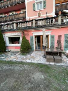 Budova, kde se apartmán nachází