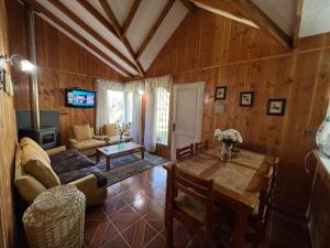 Μια τηλεόραση ή/και κέντρο ψυχαγωγίας στο Cabañas Pucon San Sebastian