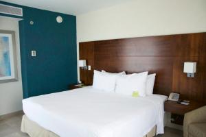 Katil atau katil-katil dalam bilik di Four Points by Sheraton Veracruz