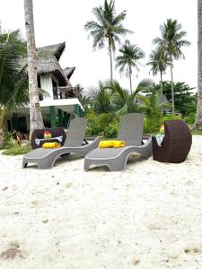 Zahrada ubytování Private Beachfront Villa in Siargao